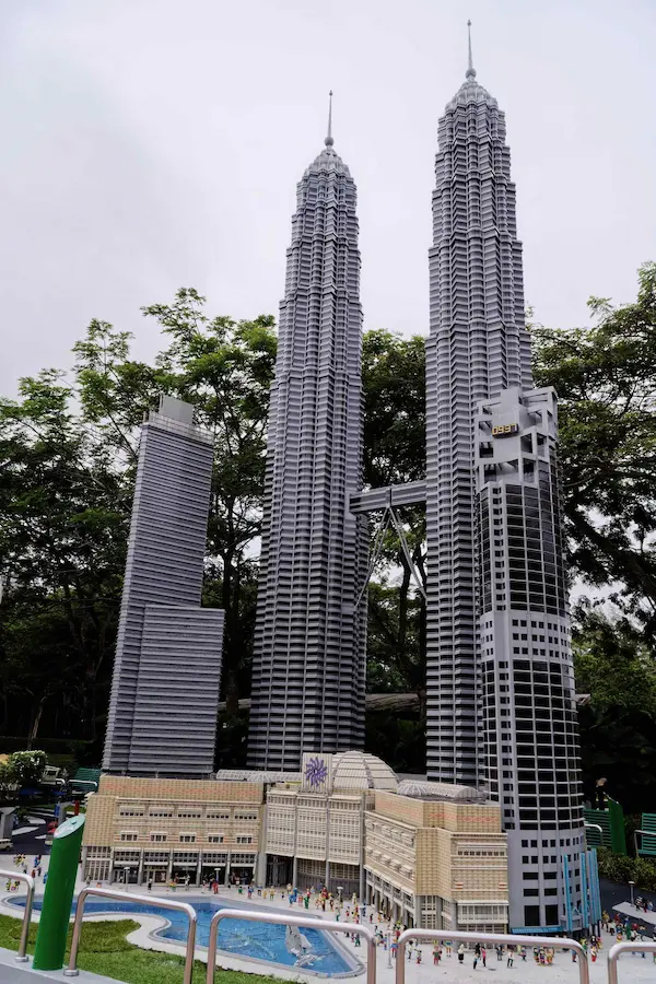 Petronas Towers (2)